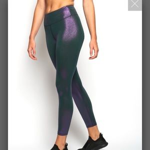 Heroine Sport Marvel Legging - dark orchid